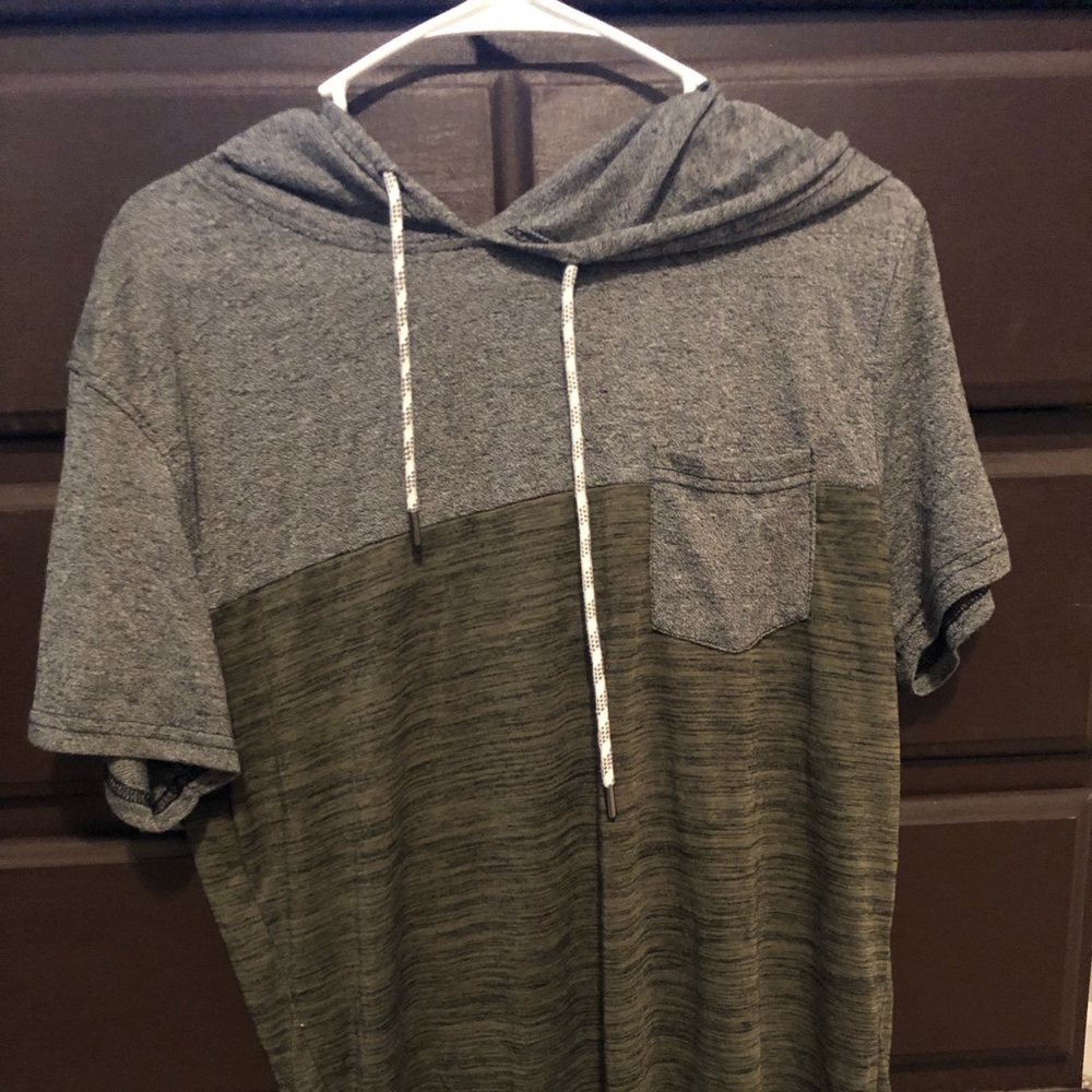 Men’s hooded shirt